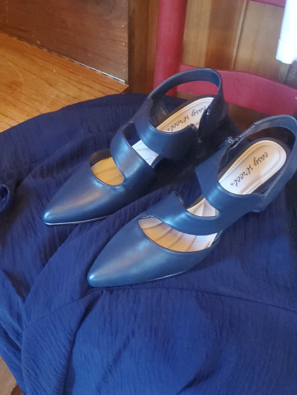 easy street Black Pointed-Toe Slingback Low Heels